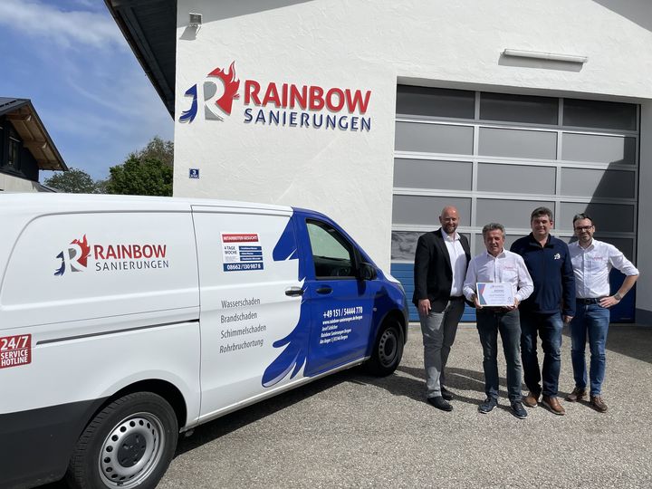 Erfolgreicher Betriebsstart: Josef Schilcher erhält Zertifikat als Rainbow Sanierungen Partner